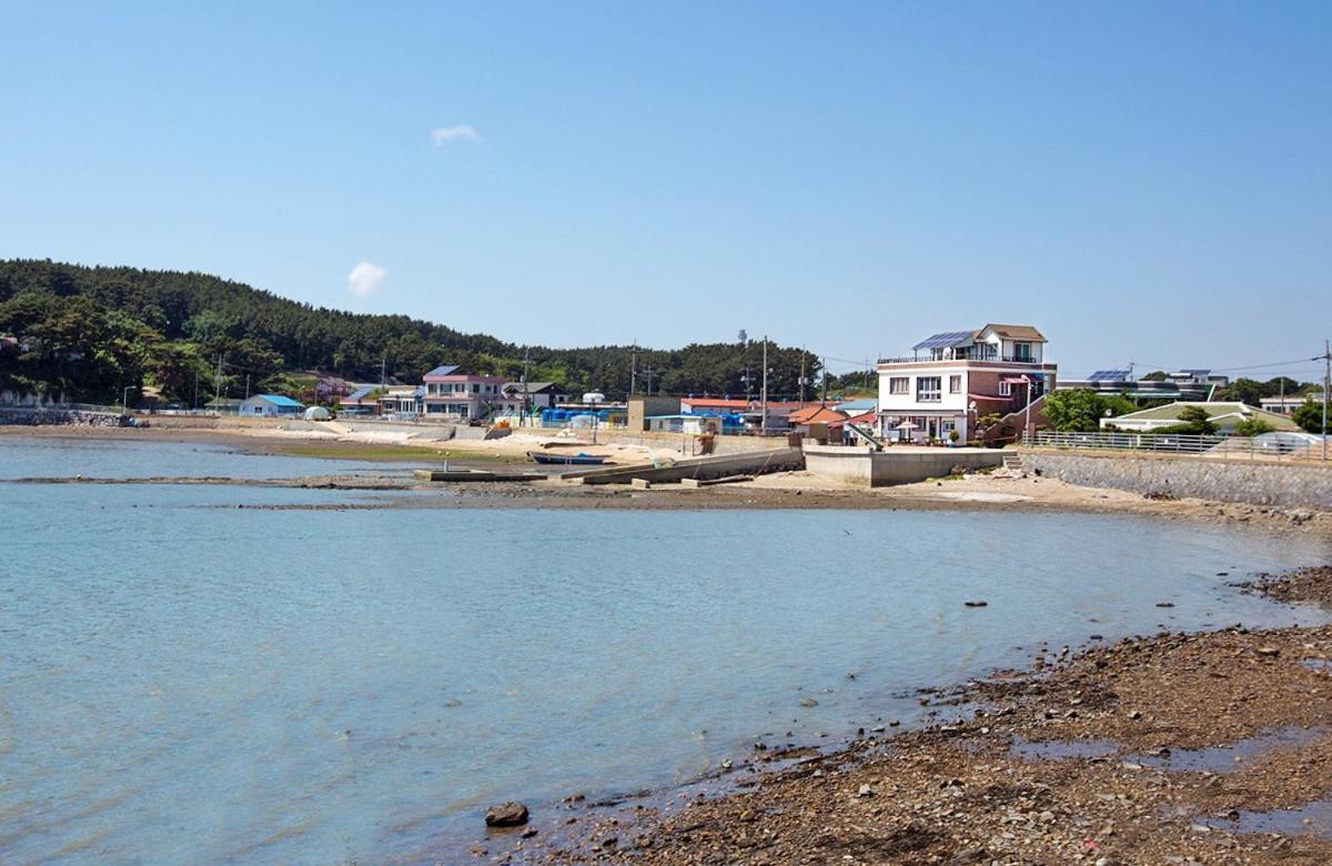 Taean Gaetyeowool Pension Exteriér fotografie